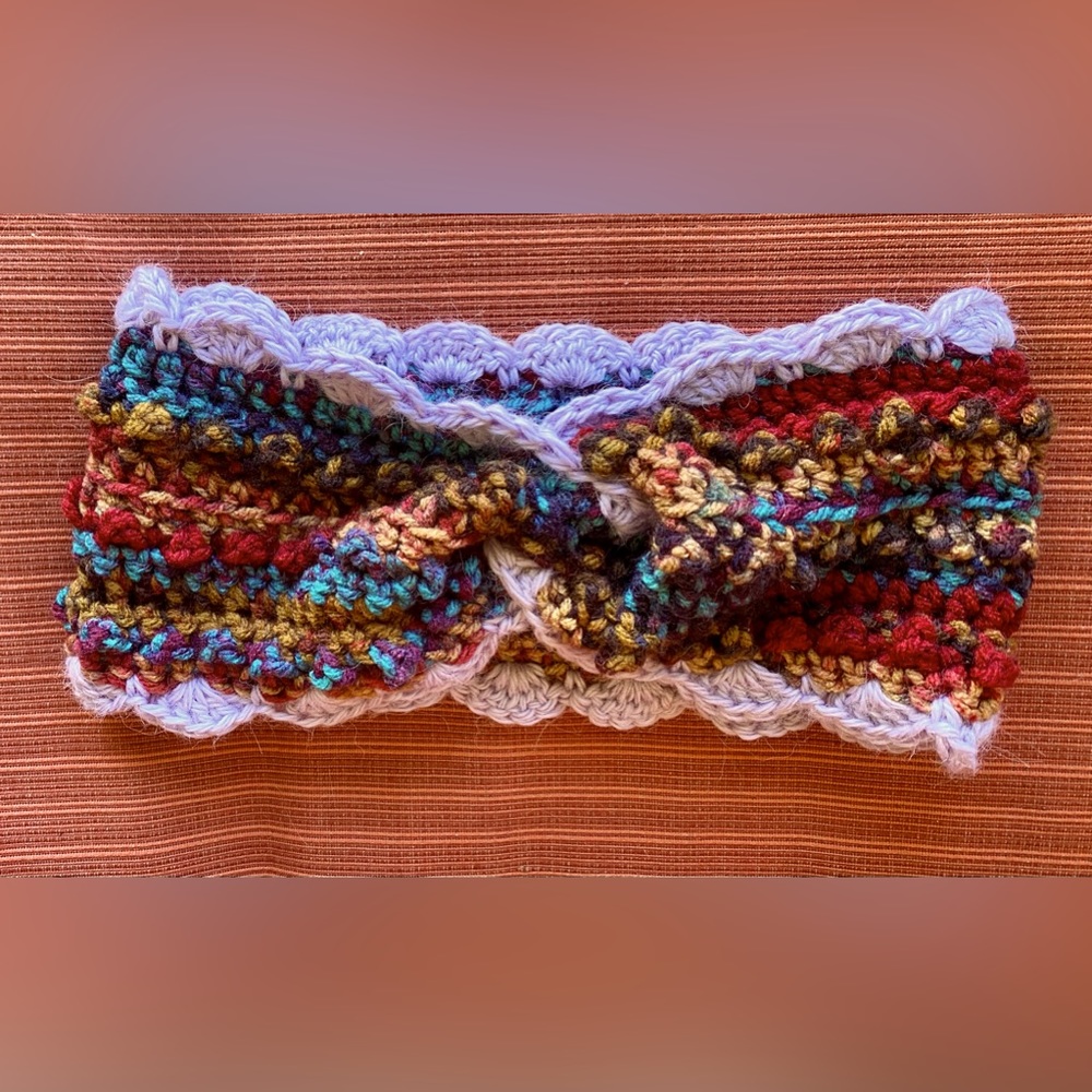 Crocheted headband multicolor. New.
